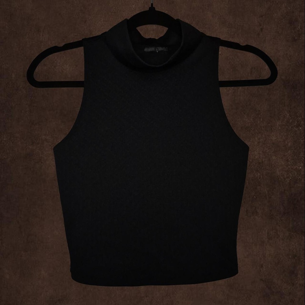 Sirens Sleeveless Crop Top